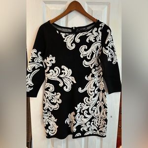 Sweater 3/4 sleeve black and white size small very soft